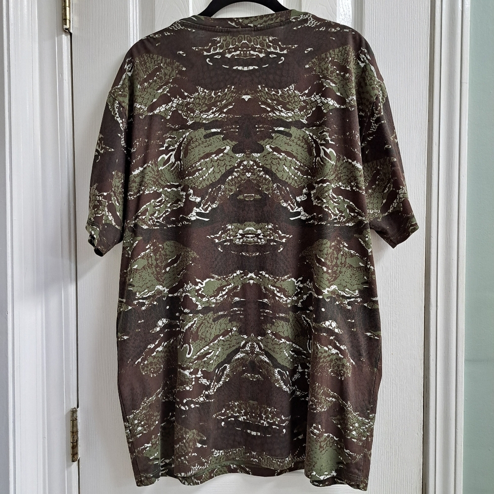 Marcelo Burlon County of Milan Snake and Skull Tee in Brown and Olive - Picture 6 of 9